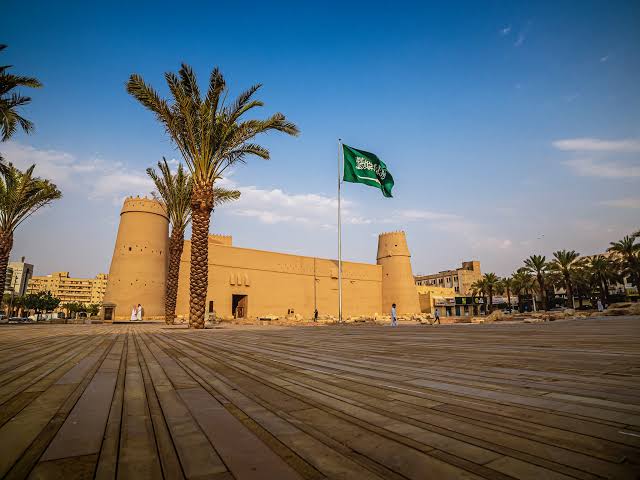 Al Masmak Fortress & Deera Square
