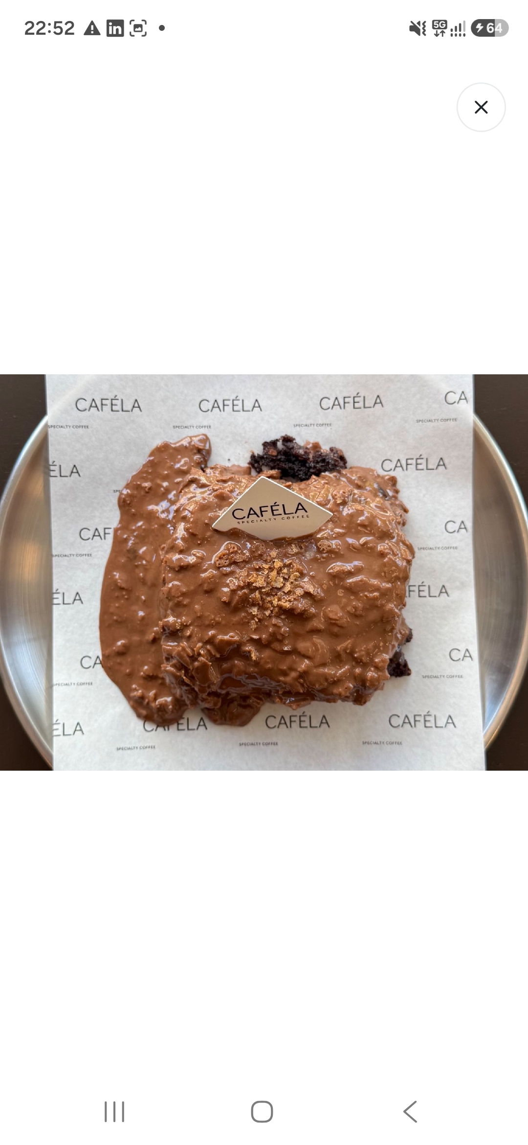Crunchy chocolate cake