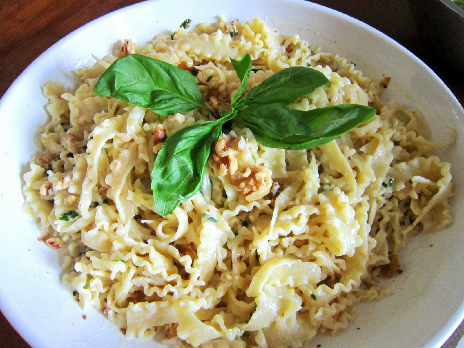 PESTO CHEESE PASTA